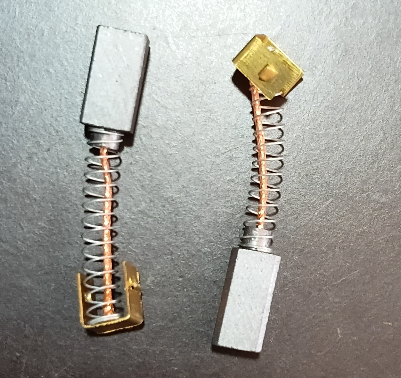 35 Quality Carbon Brush (Made in Taiwan) spring 13(L)x6(W)x6(H)mm| Carbon Brushes| Carpentry Tools & Equipment