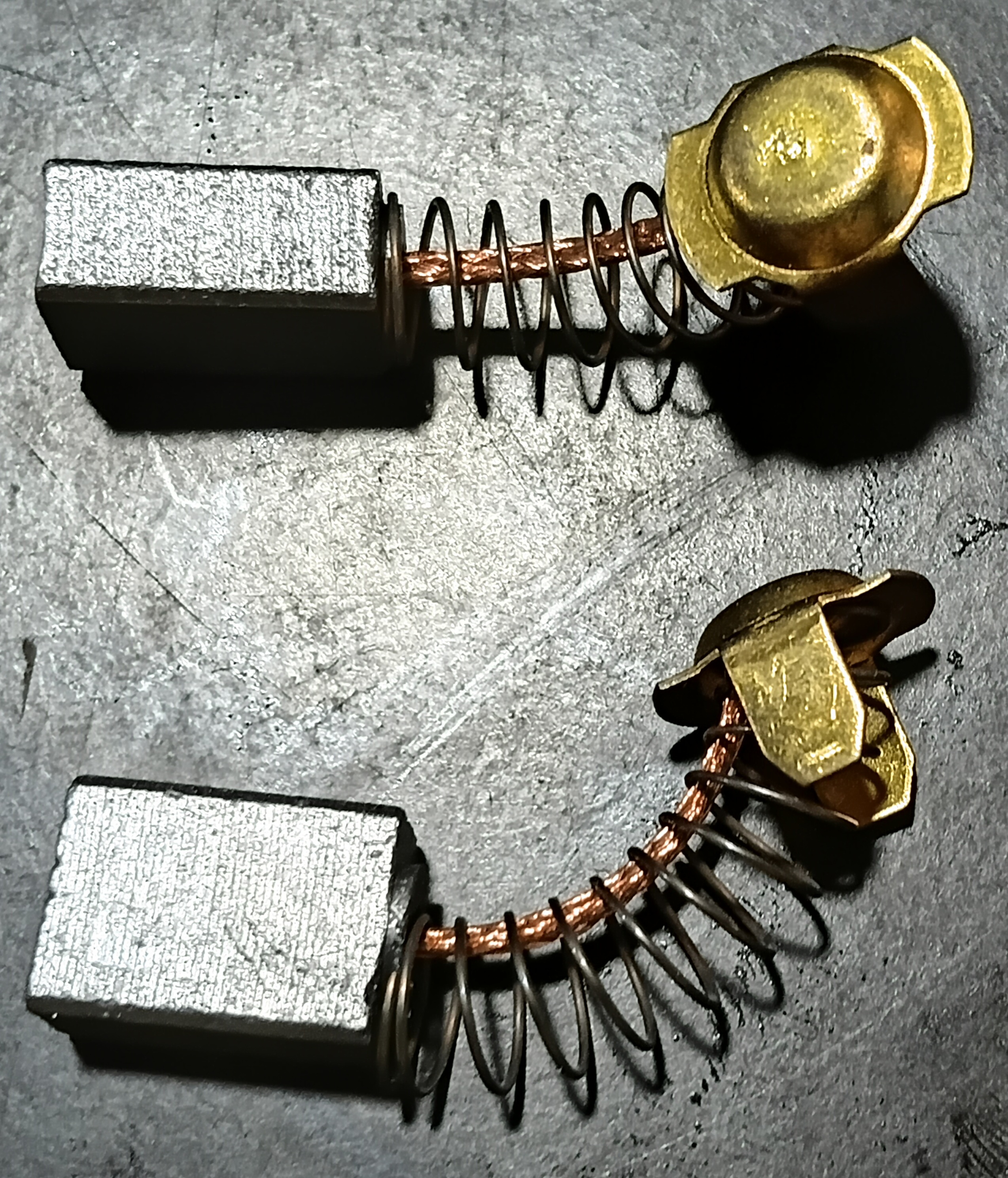 CS003 Makute spring 15(L)x10(W)x6(H)mm| Carbon Brushes| Carpentry Tools & Equipment